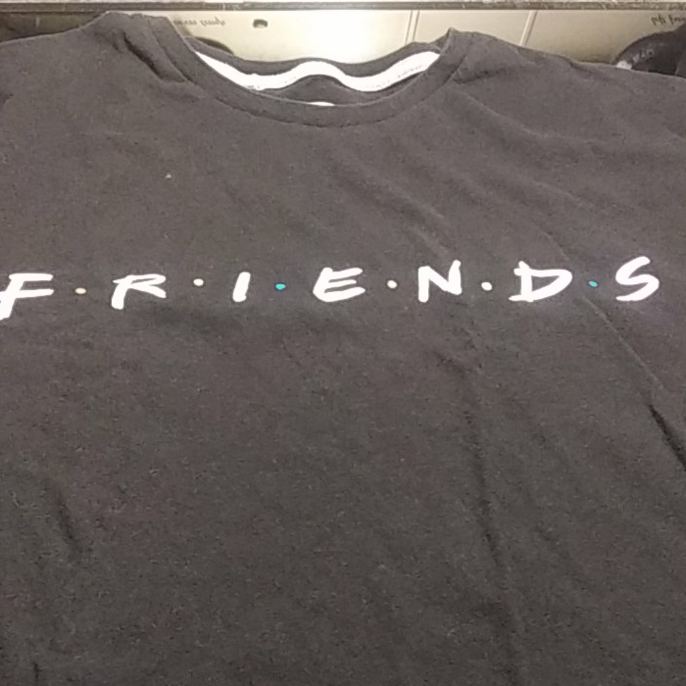 🖤 FRIENDS tee!🖤